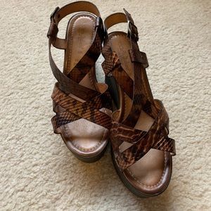 Super cute and comfortable sandals!!!